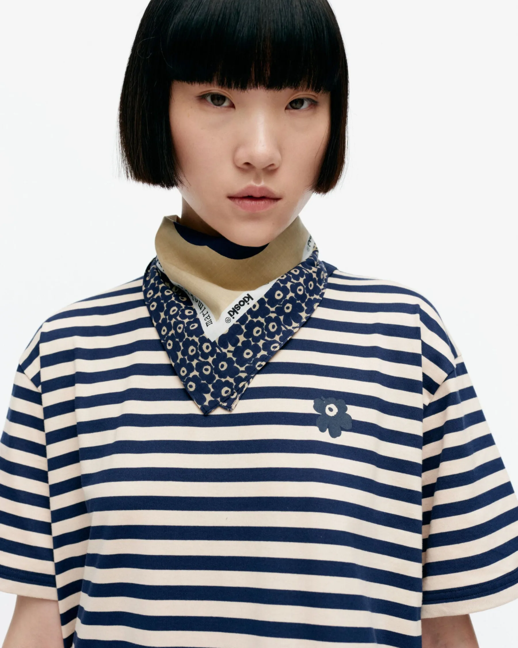 Huivit^Marimekko Astrilli Unikko Huivi