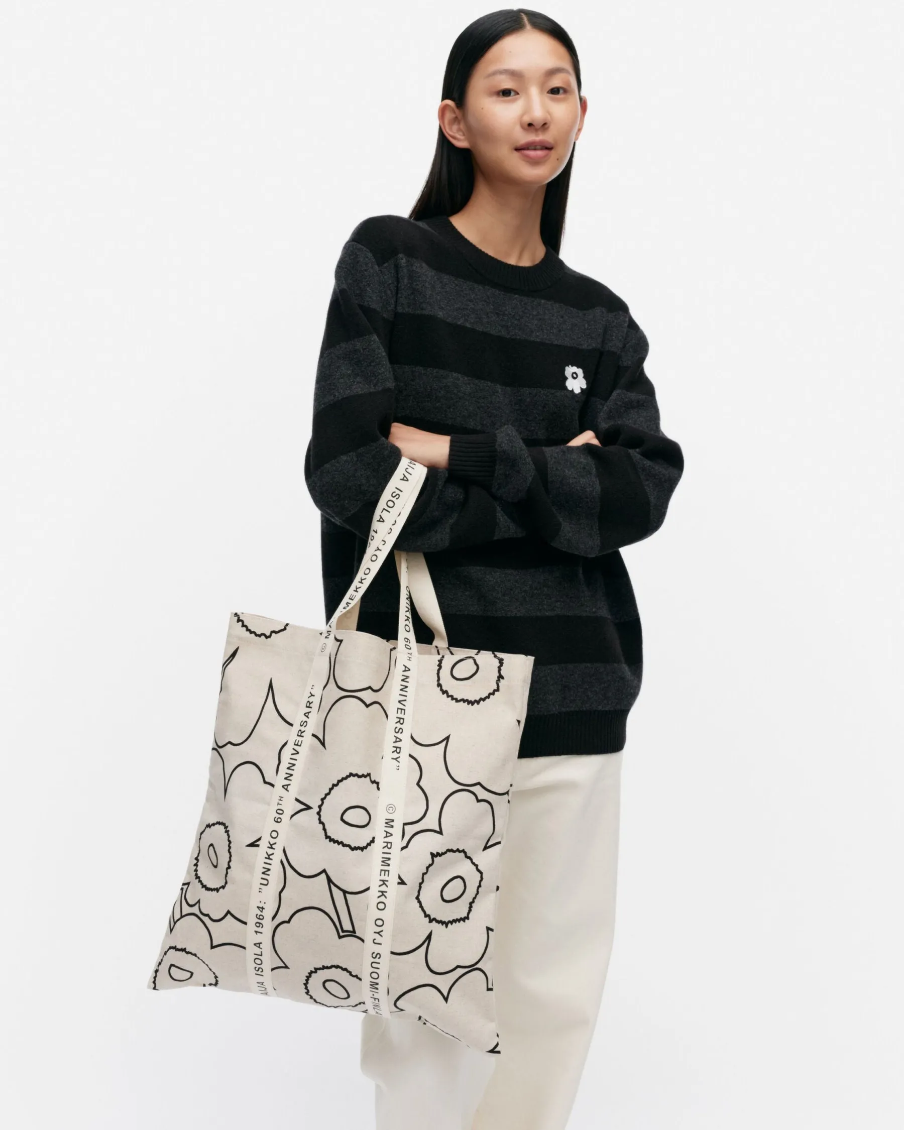 Kangaslaukut^Marimekko Carrier Midi Piirto Unikko Laukku