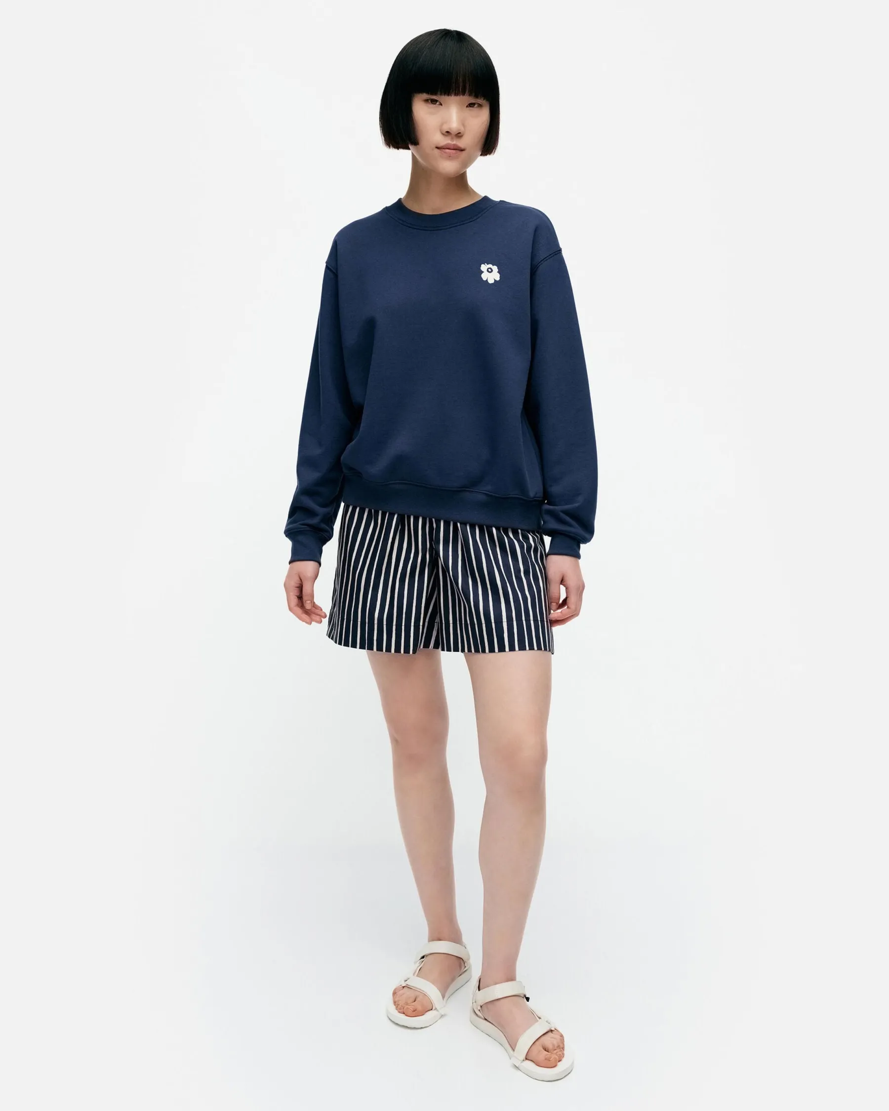 Paidat Ja Tunikat^Marimekko Kioski Leiot Unikko Placement Collegepaita